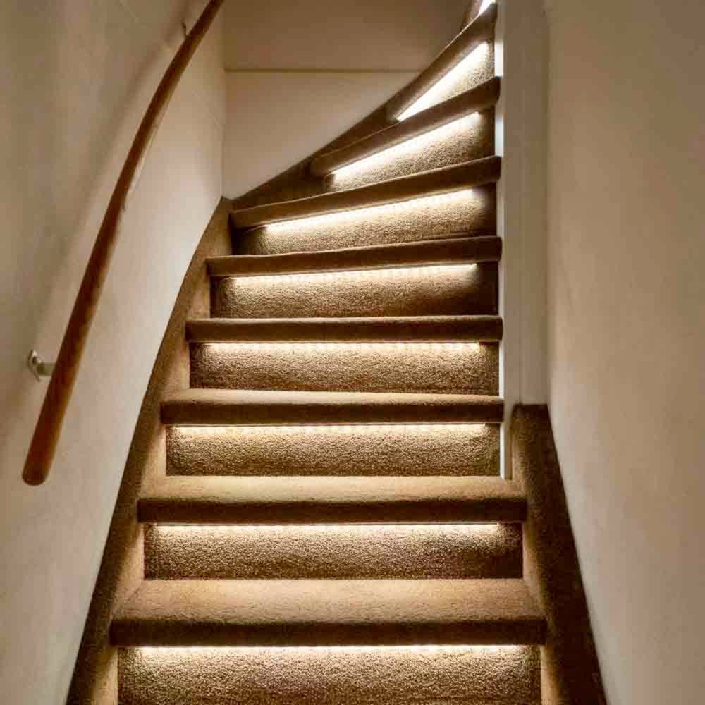 LED's Light Complete LED Trapverlichting Set - 15 treden x 80 cm - Lengte aanpasbaar - Warm wit licht Trapverlichting LED.nl