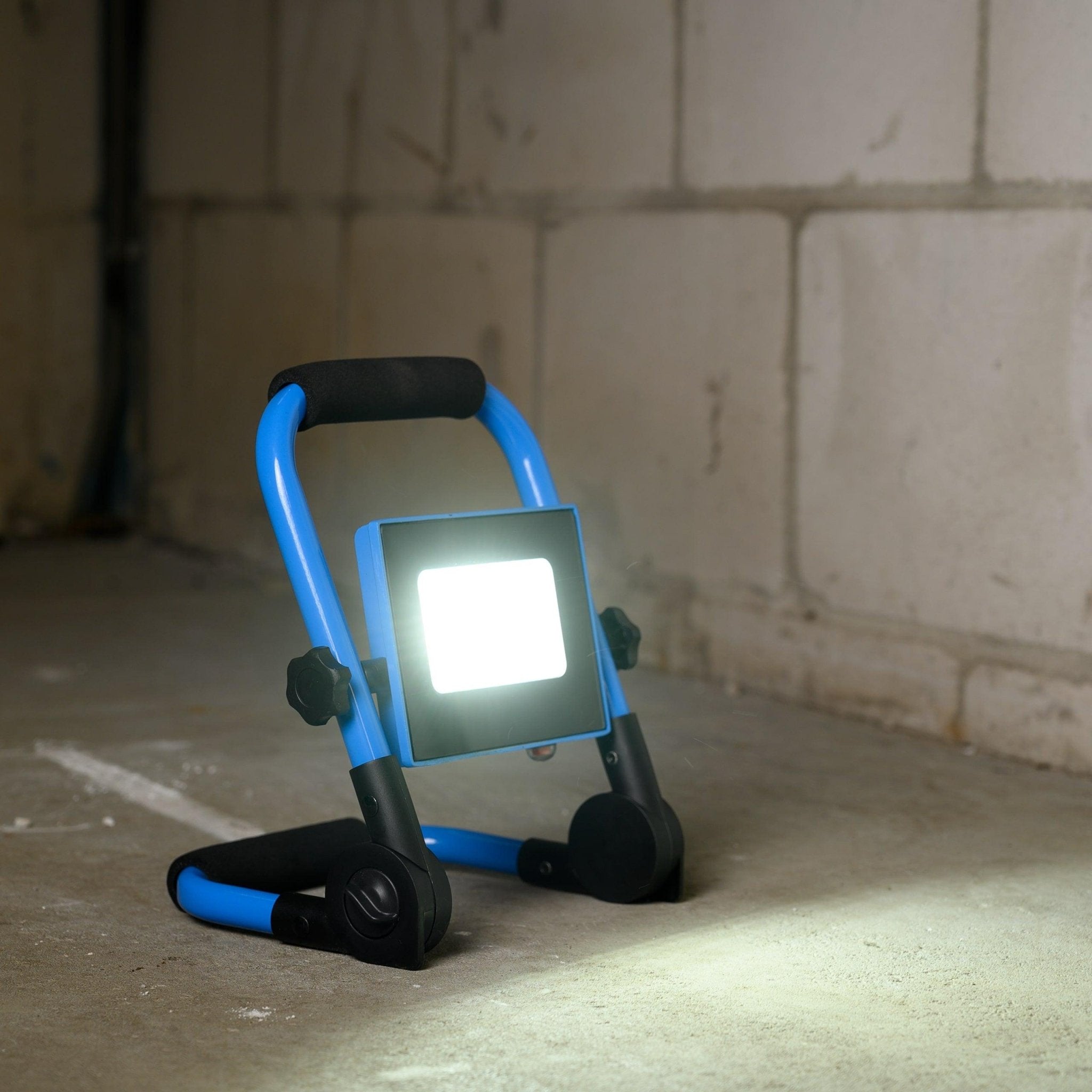 LED's Light Basic Werklamp 700 - Oplaadbaar met accu - Compact en opvouwbaar – IP54 Werklampen LED.nl