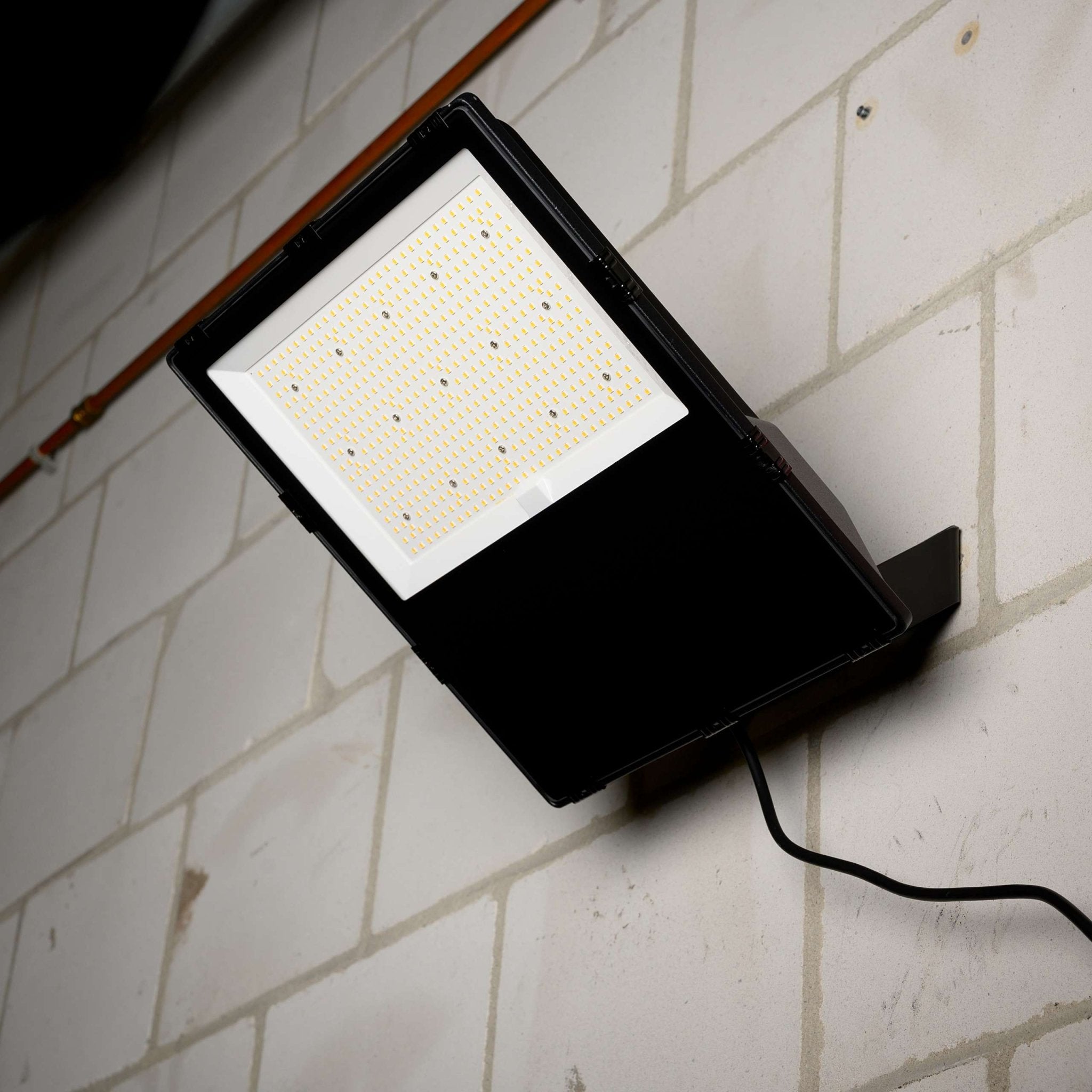 Premium LED Floodlight 200W - Levensduur van 30 jaar - IP66 Waterdicht - 32000 lm Floodlights LED.nl