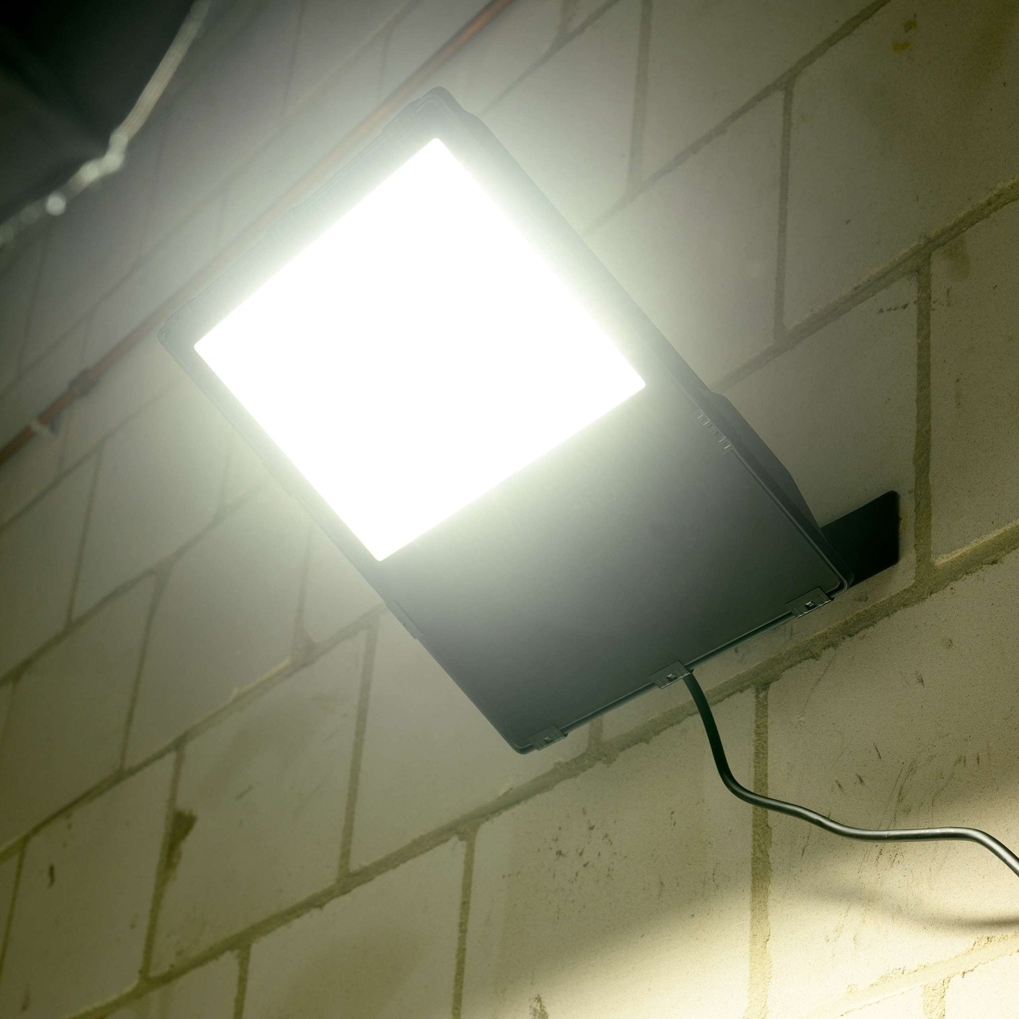 Premium LED Floodlight 200W - Levensduur van 30 jaar - IP66 Waterdicht - 32000 lm Floodlights LED.nl