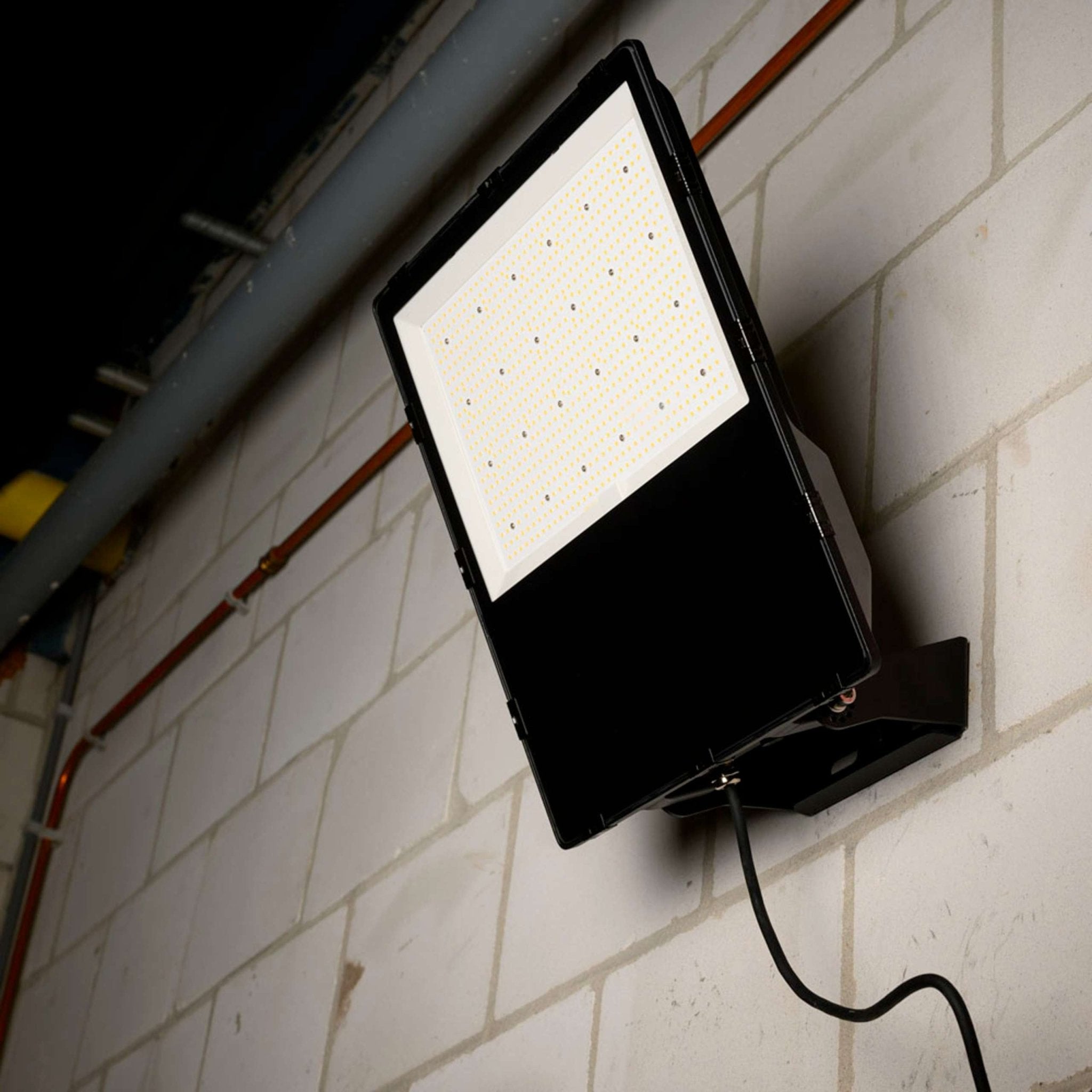 Premium LED Floodlight 300W - Levensduur van 30 jaar - IP66 Waterdicht - 50000 lm Floodlights LED.nl
