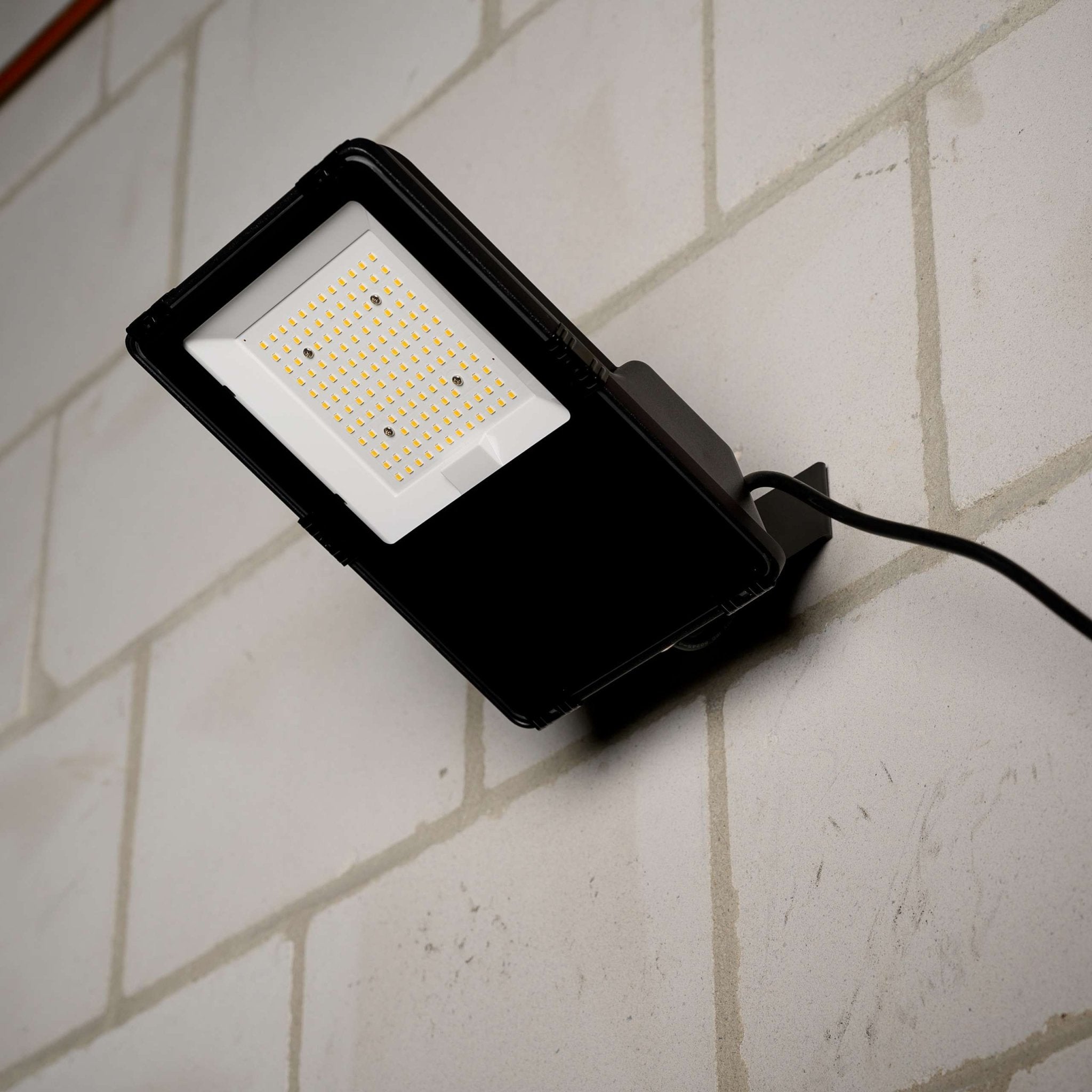 Premium LED Floodlight 30W - Levensduur van 30 jaar - IP66 Waterdicht - 4650 lm Floodlights LED.nl