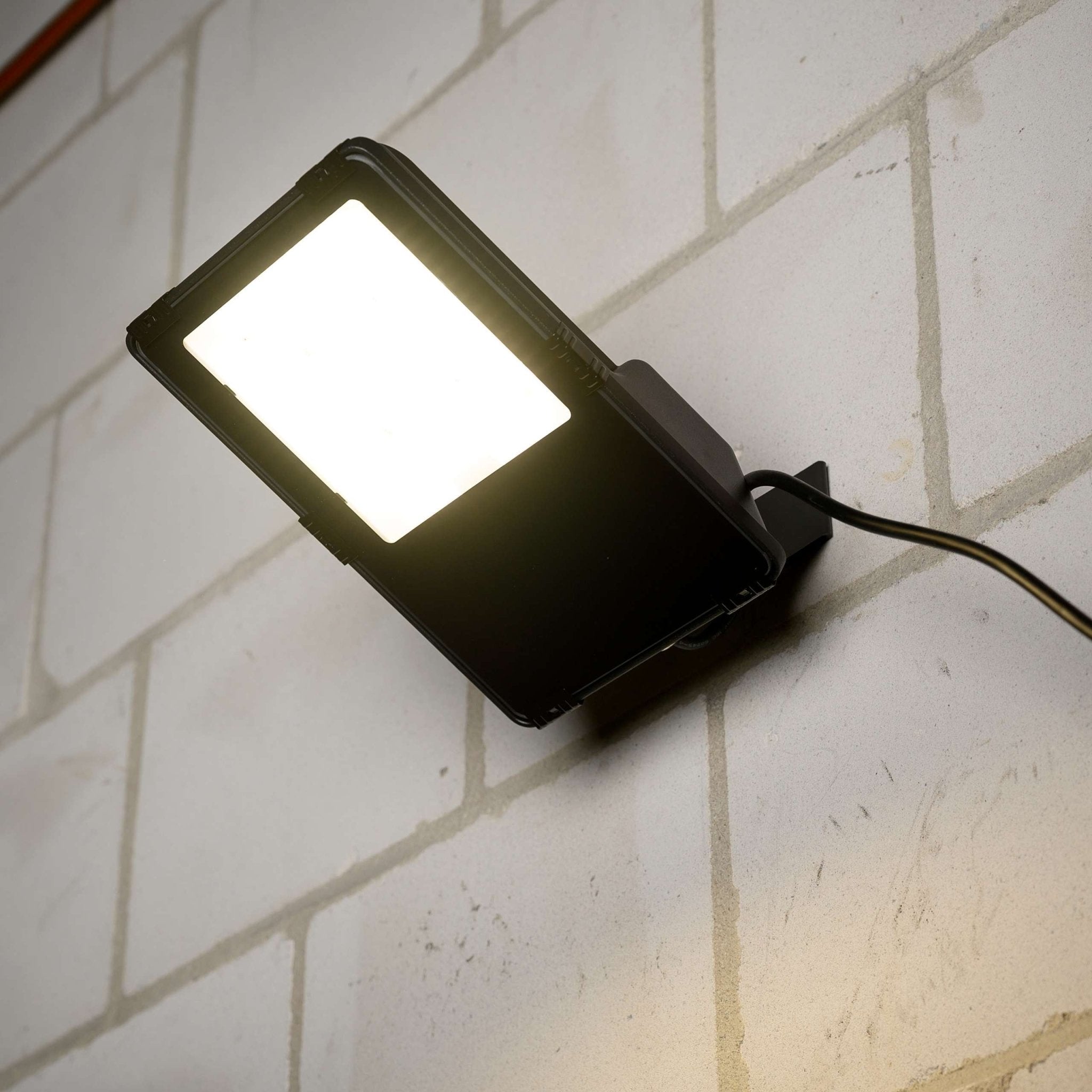 Premium LED Floodlight 30W - Levensduur van 30 jaar - IP66 Waterdicht - 4650 lm Floodlights LED.nl