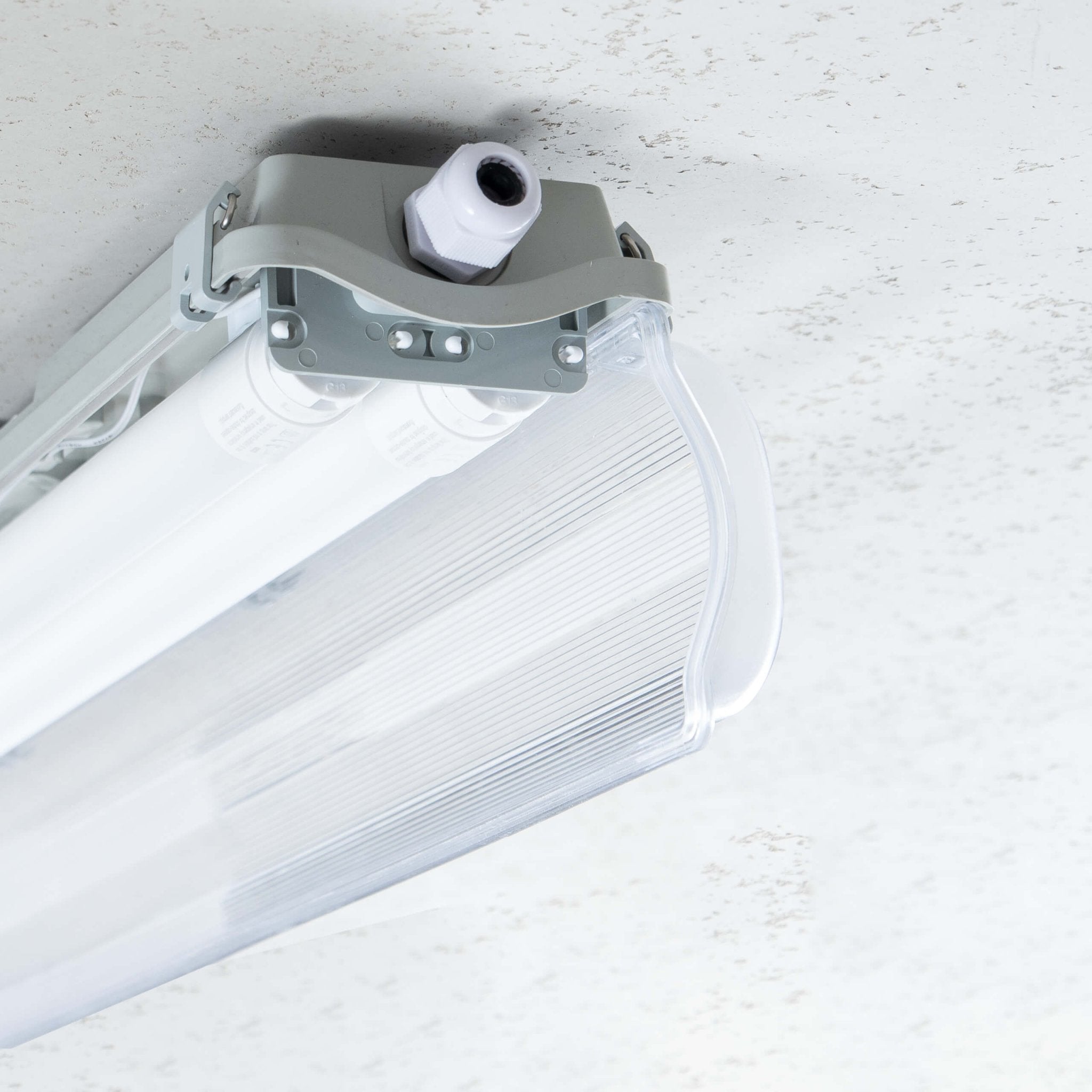 Proventa dubbele LED TL verlichting 60 cm – Incl. 2 LED TL buizen – IP65 waterdicht – 2160 lumen TL verlichting LED.nl