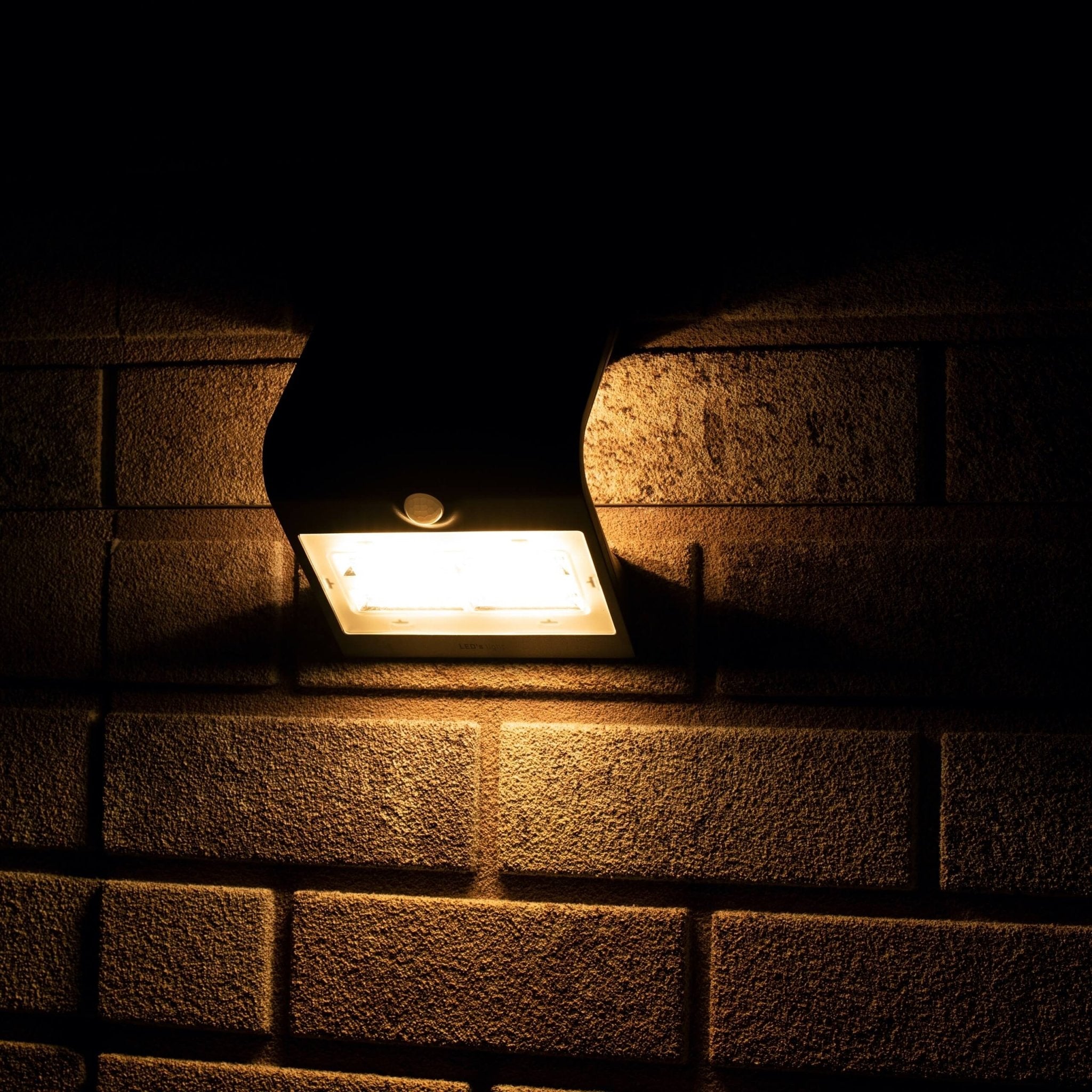 LED's Light Solar LED Buitenlamp met Bewegingssensor 400 - 3 lichtstanden - Automatisch aan/uit - Zwart Wandlampen LED.nl