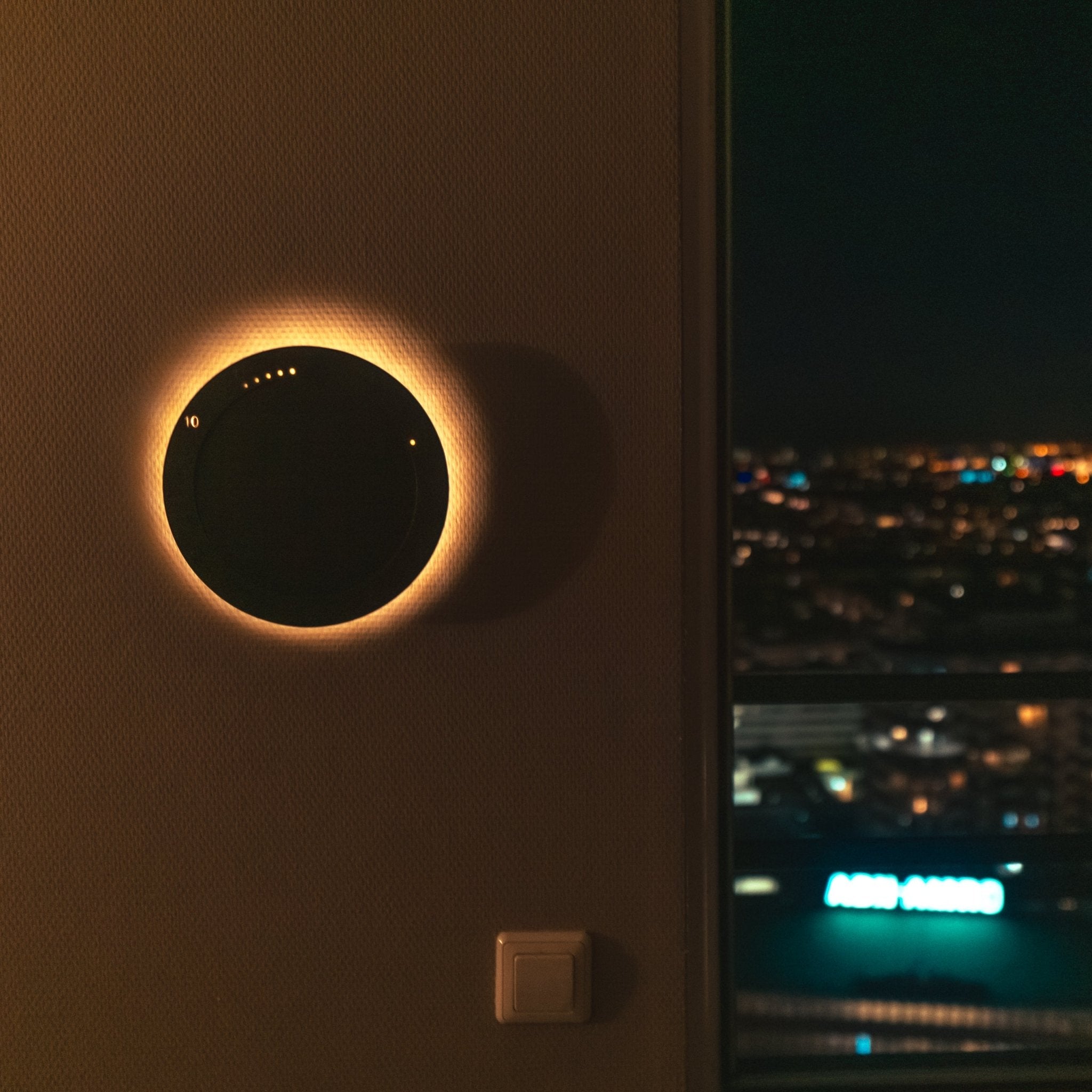 LED's Light Solar Wandklok voor Buiten - Draadloos op zonne-energie - Automatisch aan/uit - 22 cm Wandlampen LED.nl