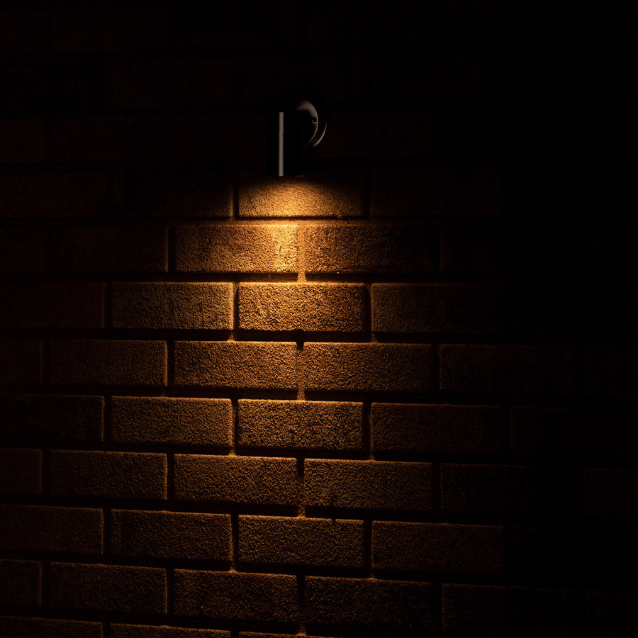 Edelstahl LED Wandleuchte für den Außenbereich - Spot mit GU10 Fassung - Modell Monza - IP44 - Silber - LED.de
