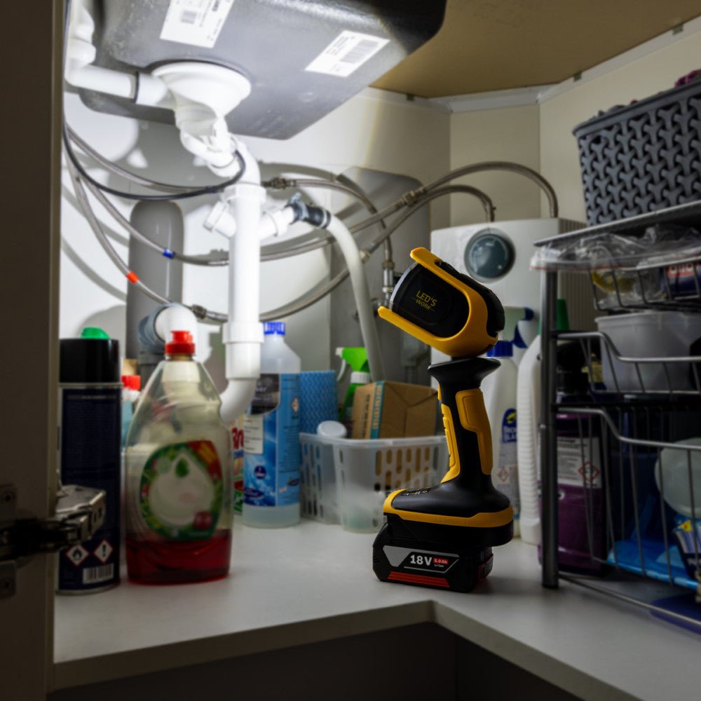 LED's Work 18V Accu werklamp incl Adapters voor elektrisch gereedschap - 5W 500lm 5000K - IP20 IK08 Werklampen LED.nl