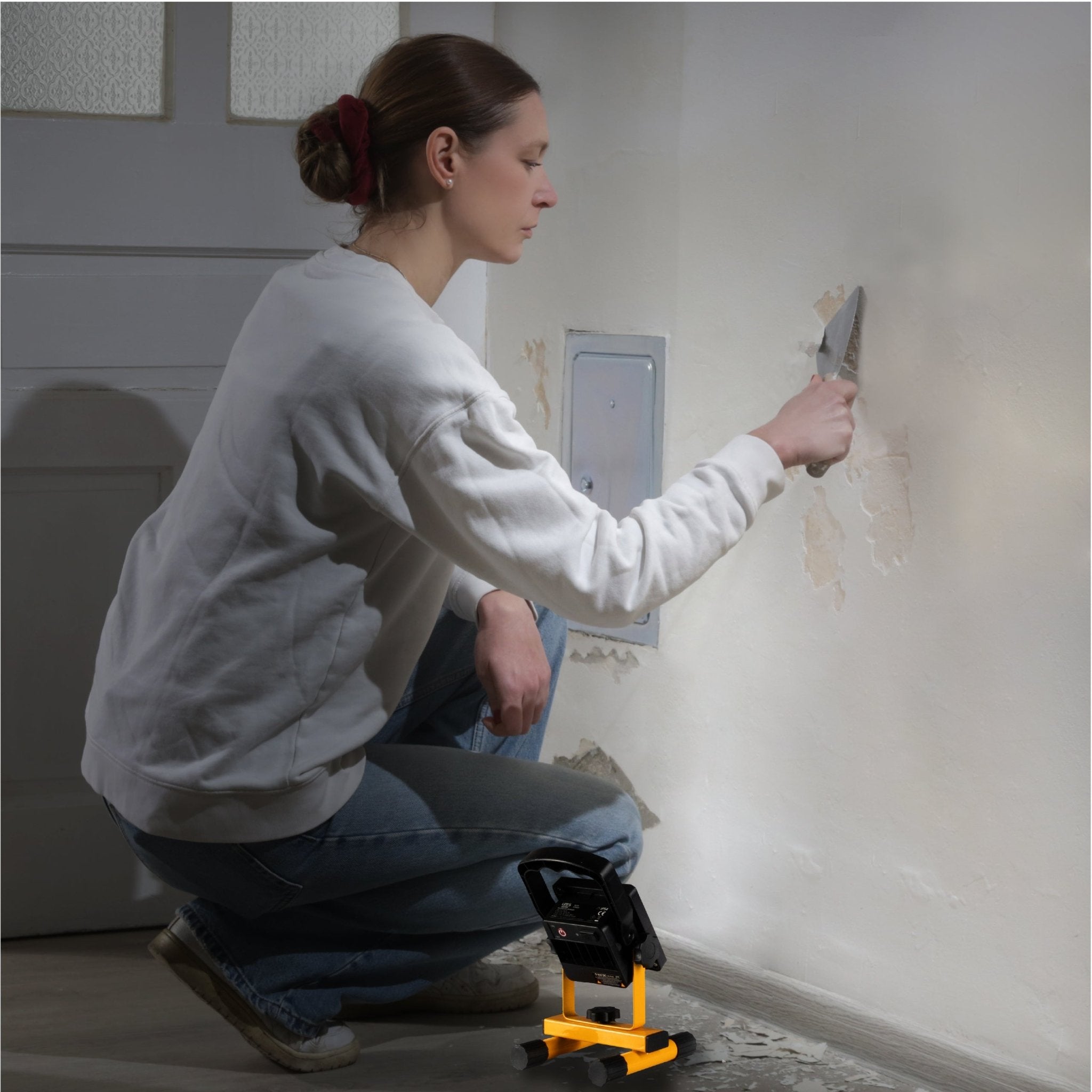 LED's Work draadloze LED Bouwlamp op accu 1200 - Oplaadbaar en kantelbaar - Zwart geel - LED.nl