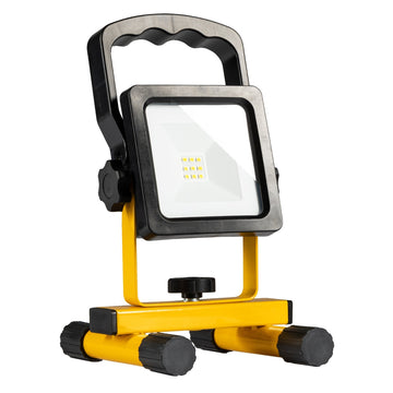 LED-Arbeitsleuchte, kabellos, akkubetrieben, 700 lm – wiederaufladbar und neigbar – Schwarz/Gelb - LED.de