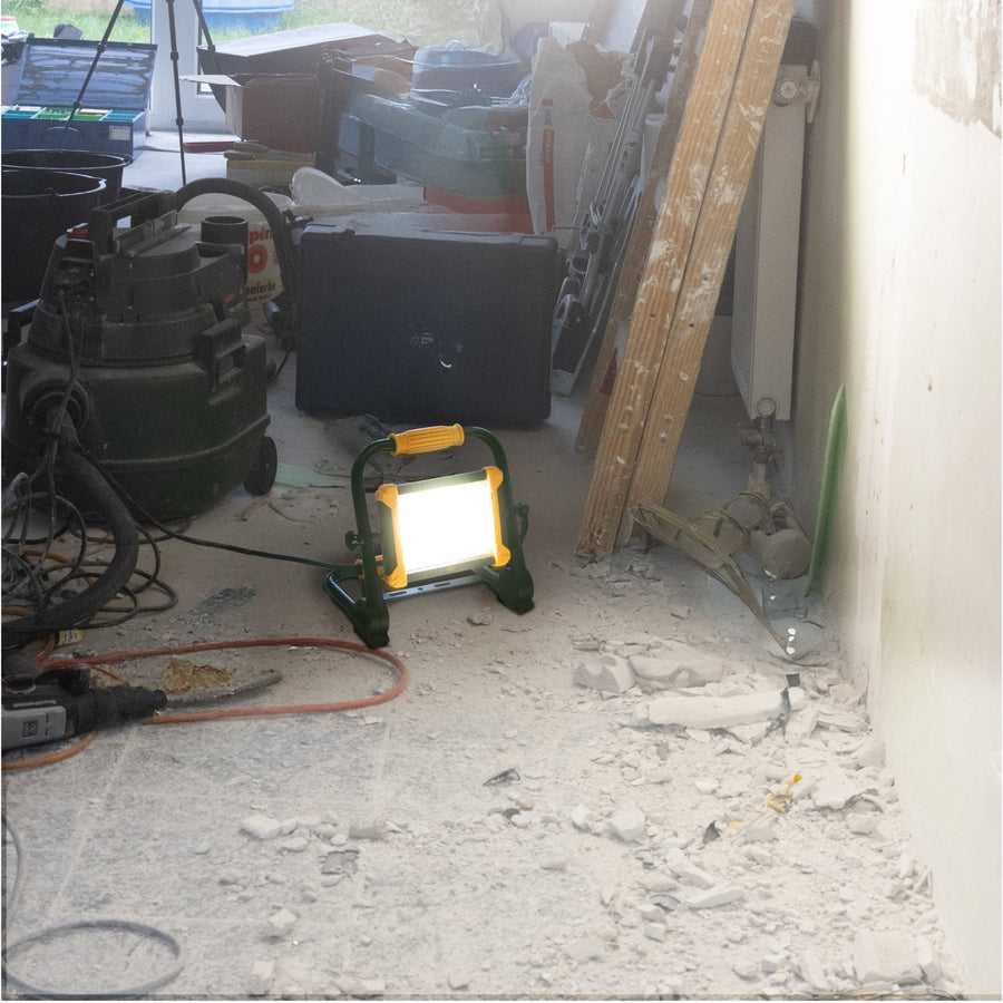 LED-Arbeitsleuchte, faltbar, Bauleuchte 3900 – 30 W LED – 3 Meter Kabel - LED.de