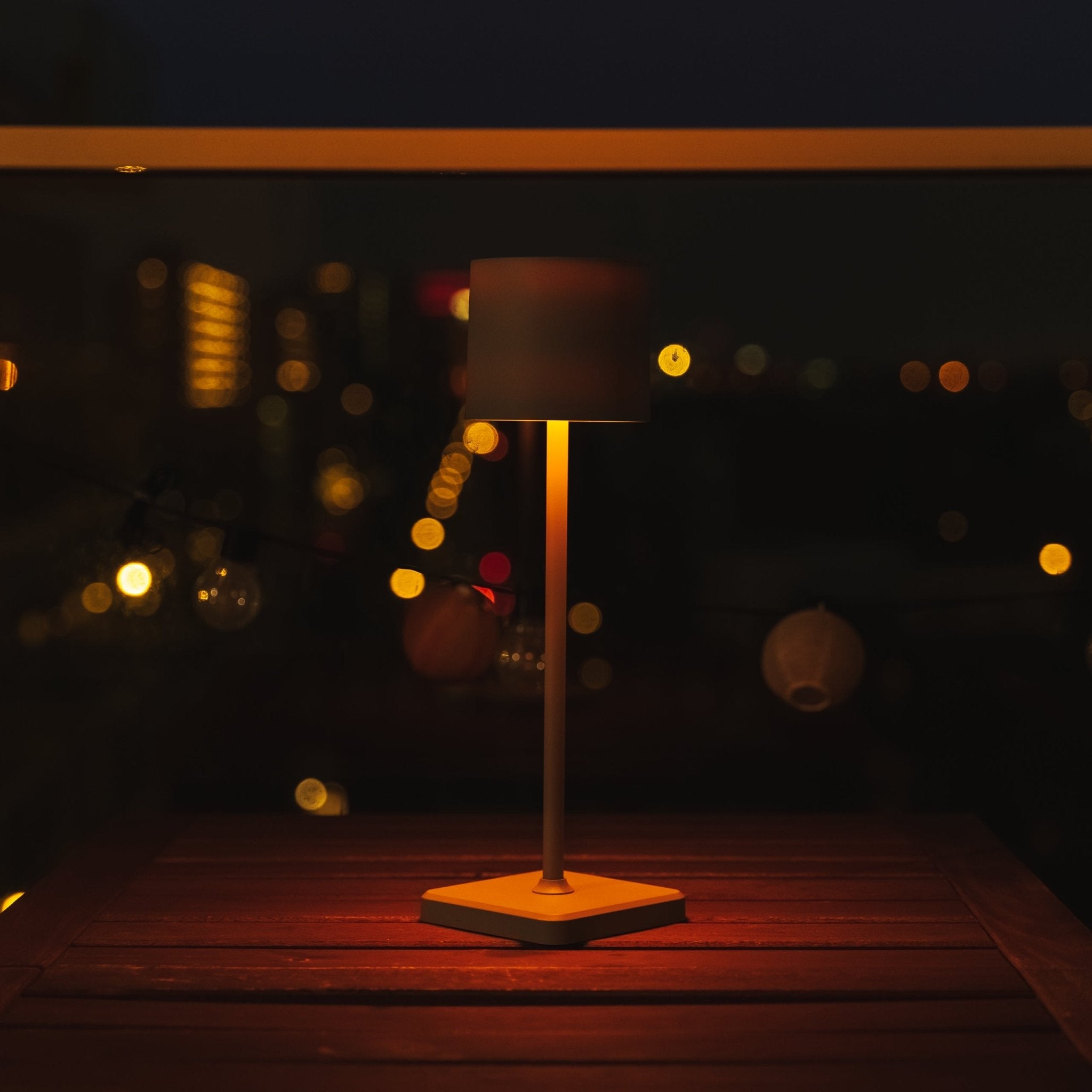 TouchDim Oplaadbare LED Tafellamp - Dimbaar via aanraking - Binnen en buiten - Grijs (kopie) - LED.nl
