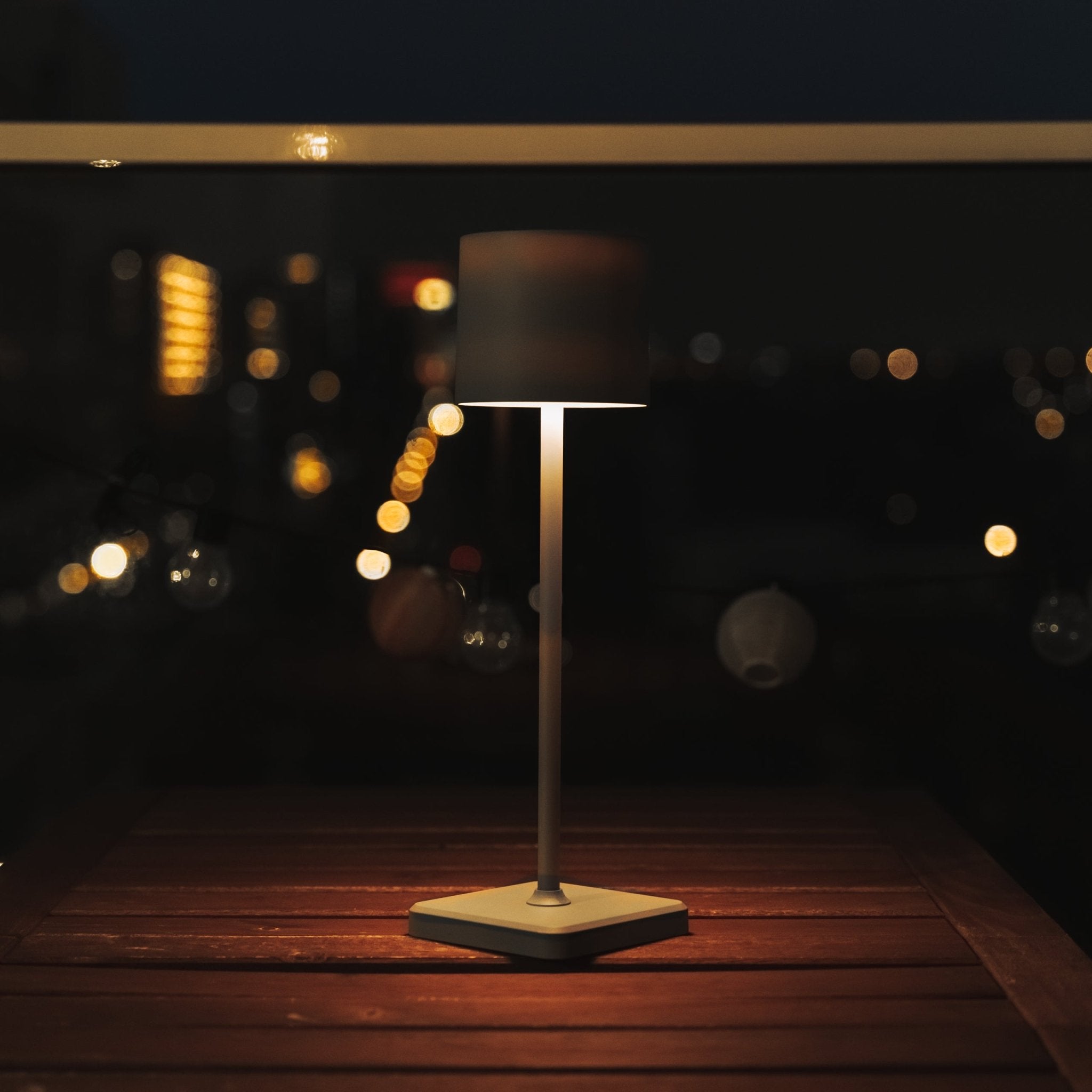 TouchDim Oplaadbare LED Tafellamp - Dimbaar via aanraking - Binnen en buiten - Grijs (kopie) - LED.nl