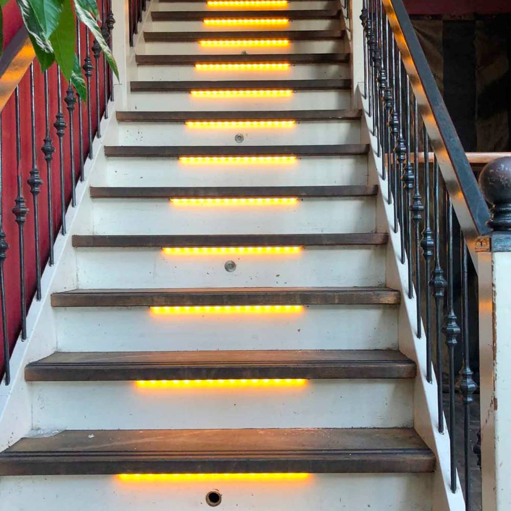Complete LED Trapverlichting set - 15 treden x 80 cm - Lengte aanpasbaar - Warm wit licht - LED.nl