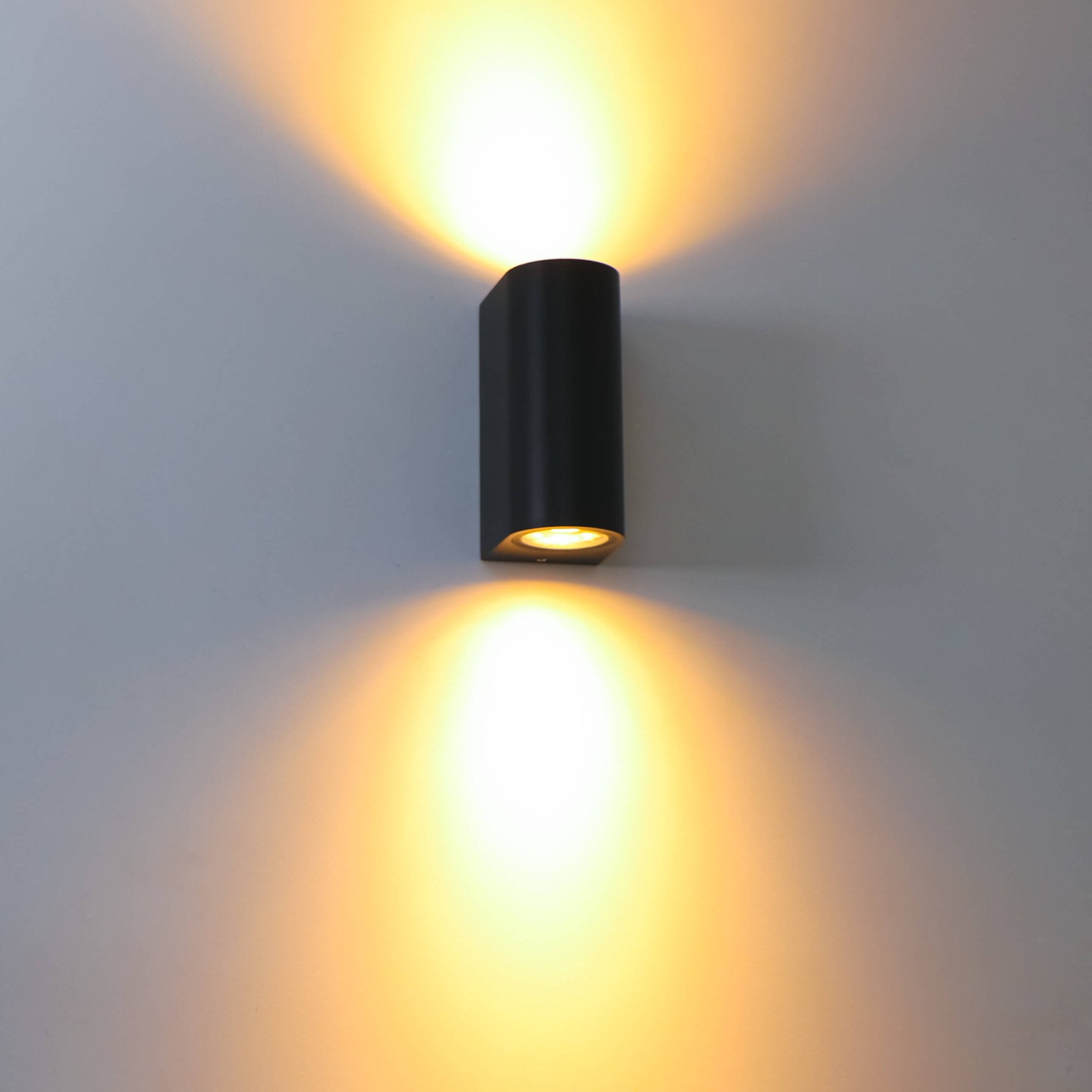 LED's Light LED Wandlamp buiten - Cilinder met 2 x GU10 fitting - Model Sapri - IP44 - Zwart Wandlampen LED.nl