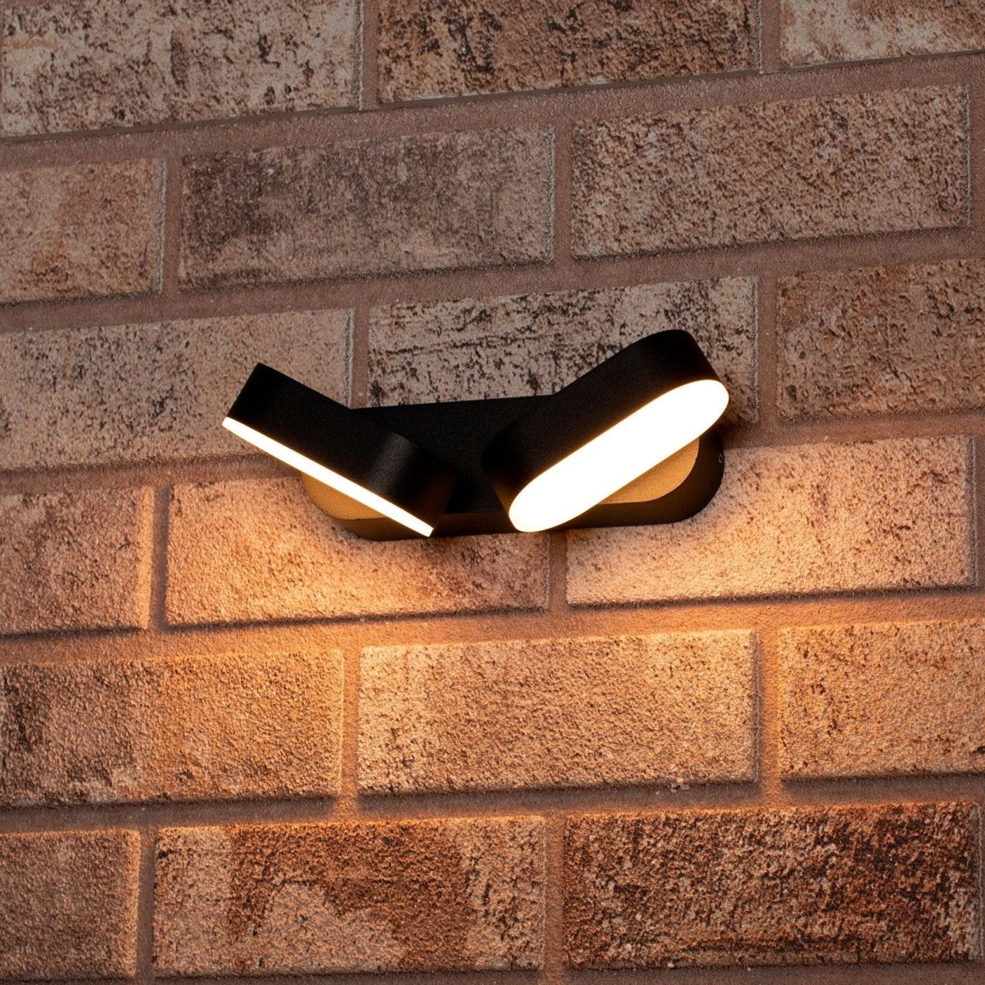 LED Wandspot Dubbel - Draaibaar - Warm wit licht - IP44 - Rieti - Zwart - LED.nl