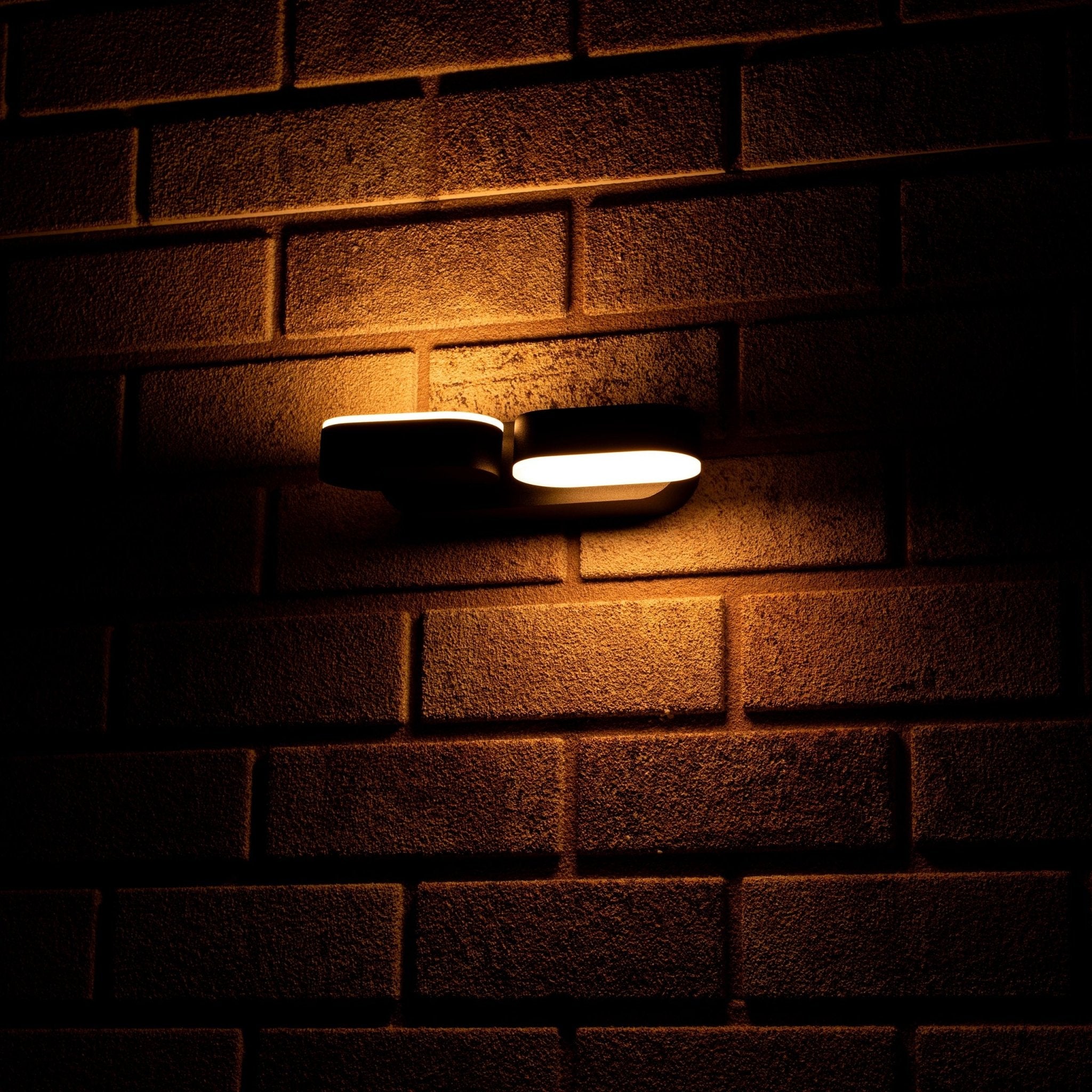 LED Wandspot Dubbel - Draaibaar - Warm wit licht - IP44 - Rieti - Zwart - LED.nl