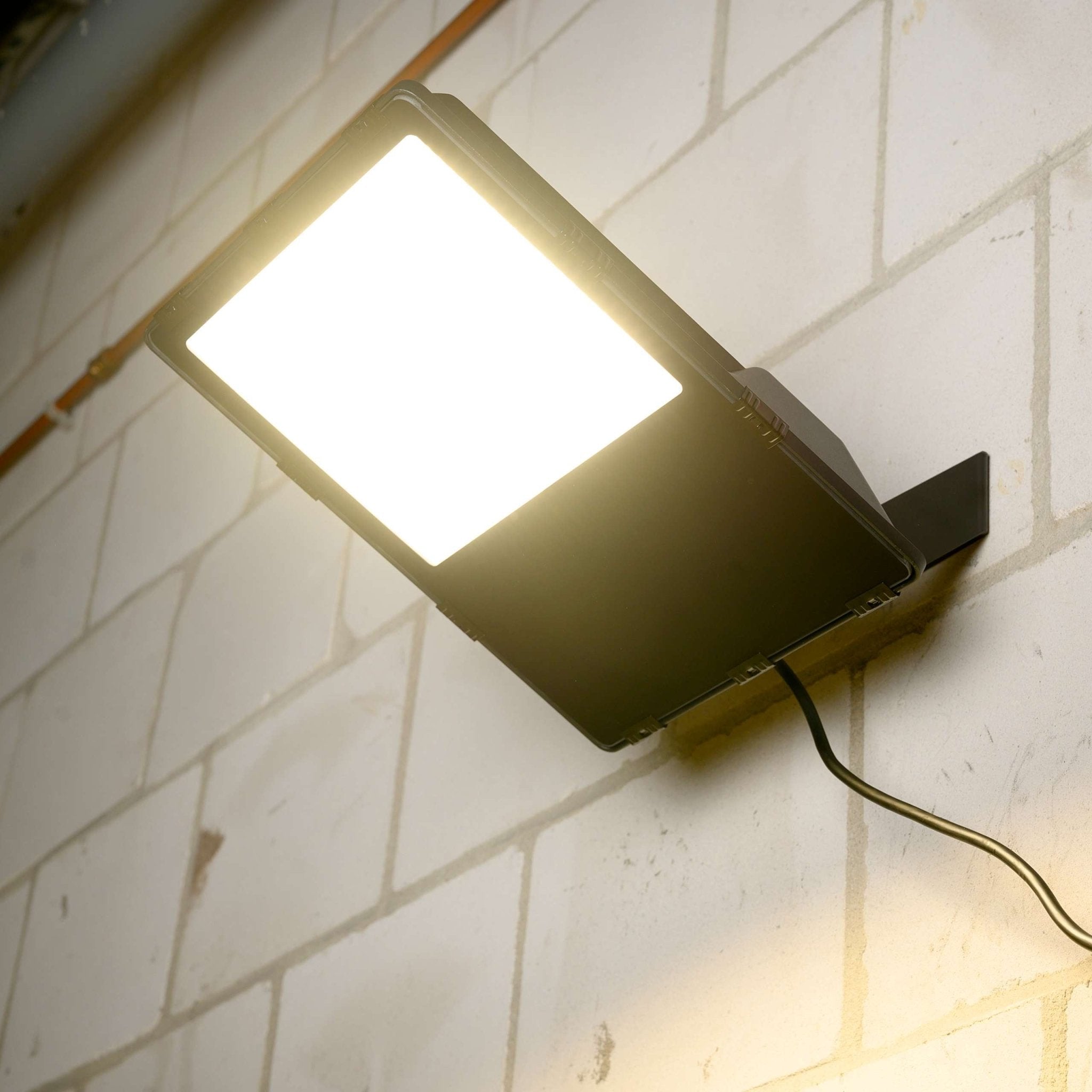 PremiumPro LED Floodlight 150W - Levensduur van 20 jaar - IP66 Waterdicht - 24000 lm - LED.nl