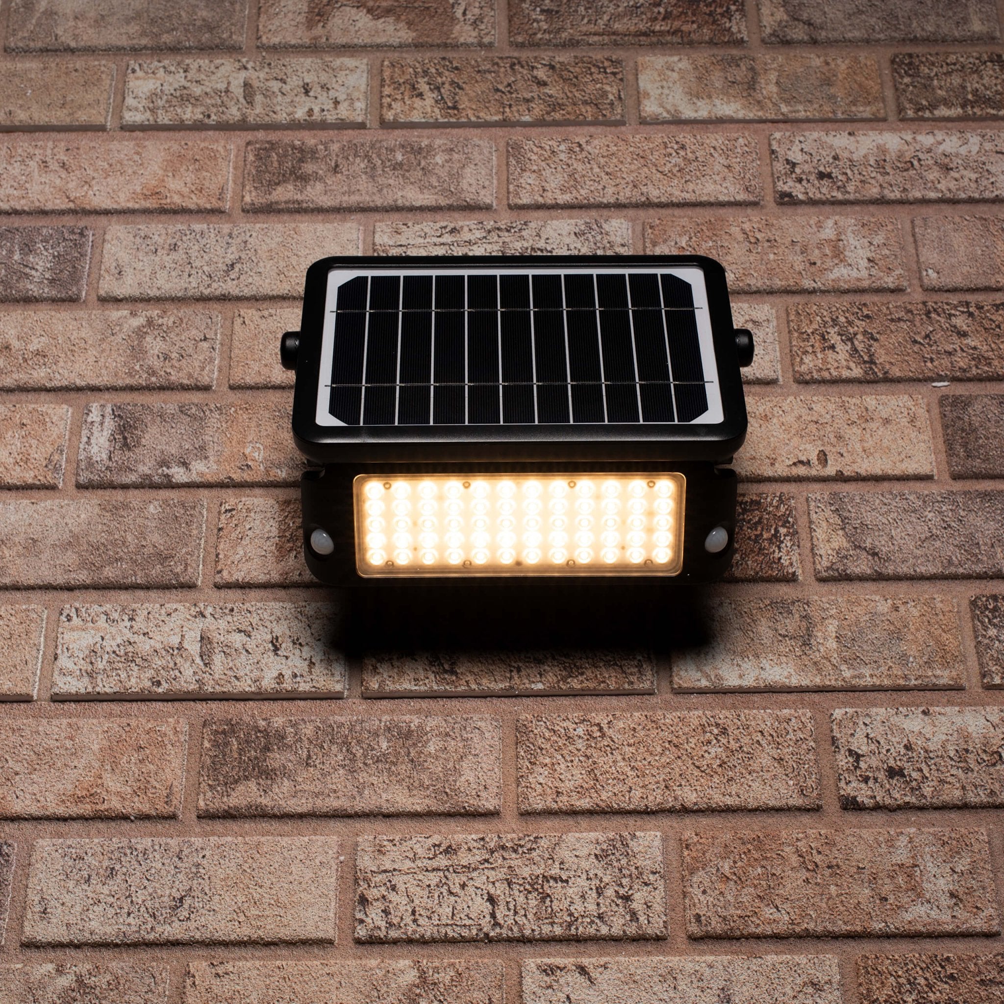 Solar LED Schijnwerper met bewegingssensor - 3 standen - Draadloos - 1080 lm - Zwart - LED.nl
