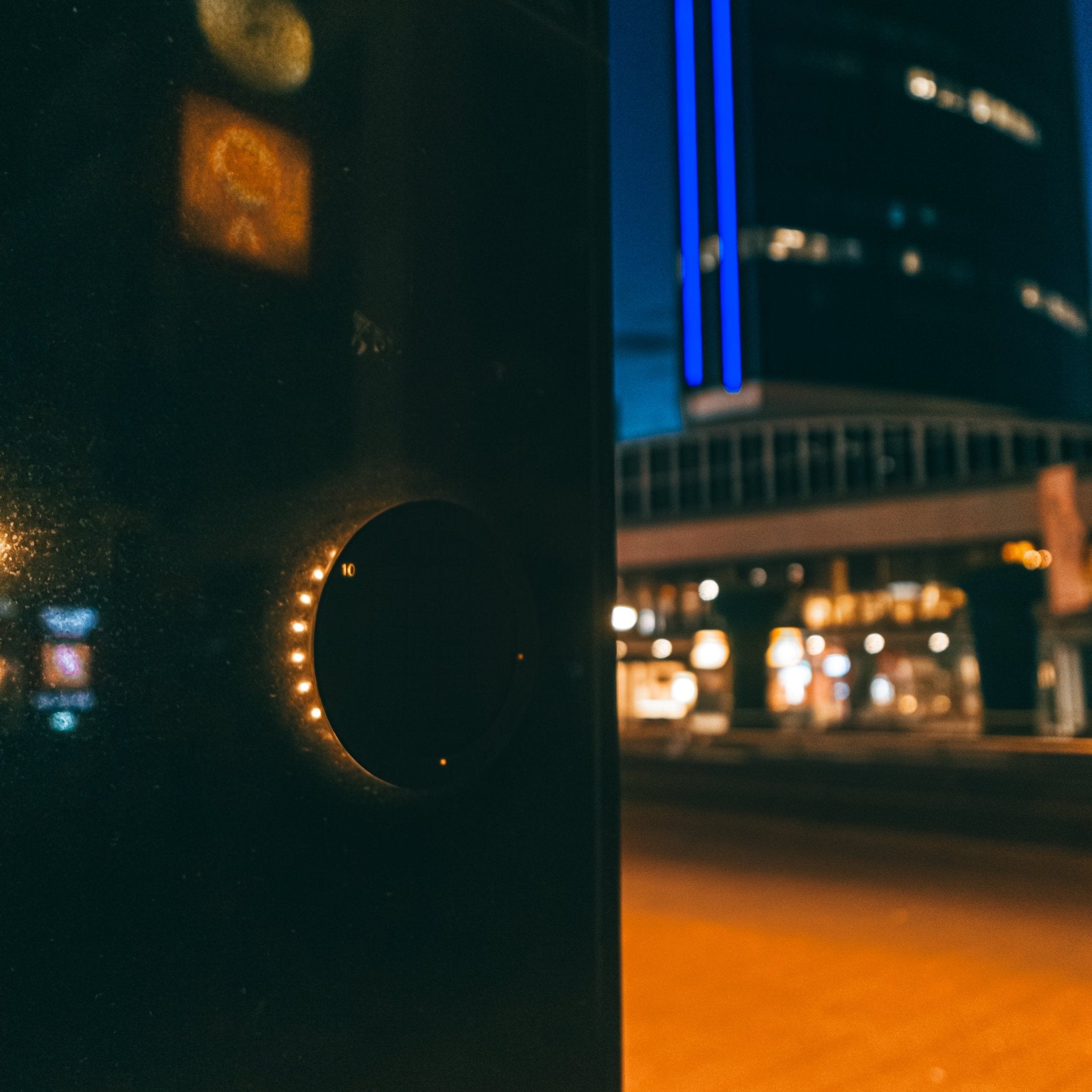 Solar Wandklok voor buiten - Draadloos op zonne-energie - Automatisch aan/uit - 22 cm - LED.nl