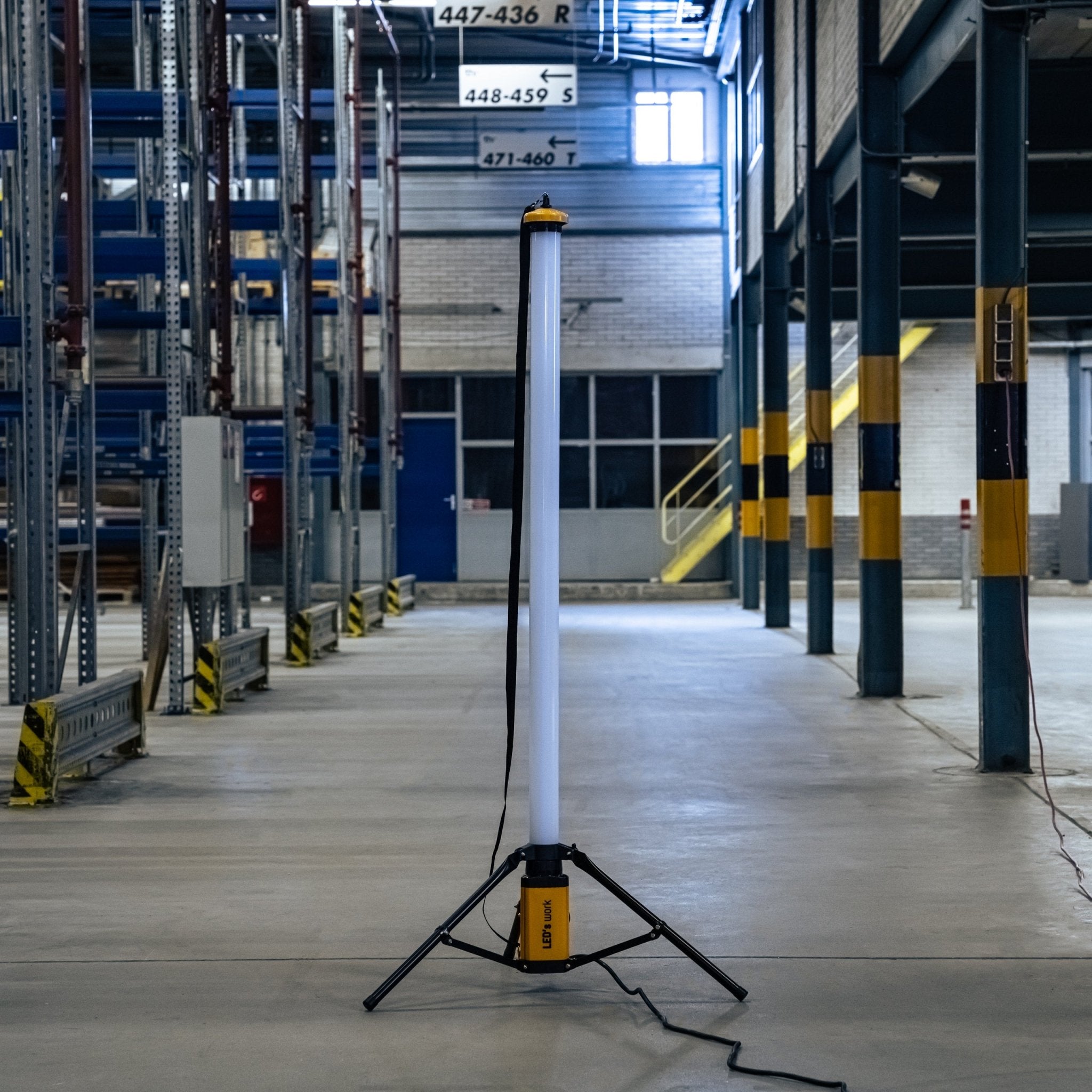 Toren LED Bouwlamp met rondom licht - 360 graden - Extra stopcontact aansluiting - 12000 lm - LED.nl